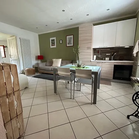 La Tana Apartment *